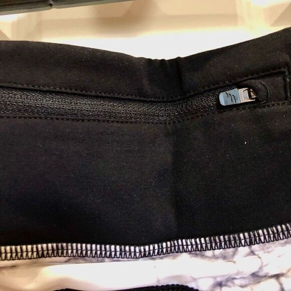 FITWEAR FASHION - NWT- L Sz 8 Black & Marbled Leggings. Super Soft & Sculpting - Picture 9 of 15